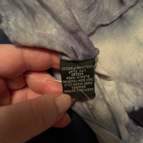 Blue & white NWOT Stretchy infinity scarf - Picture 6 of 9